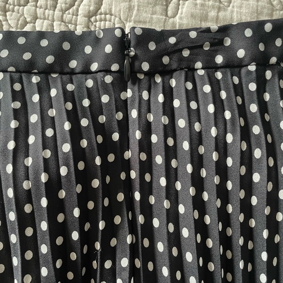 LOFT Pleated Skirt - Black and White Polka Dots, Size 2 - Picture 4 of 5